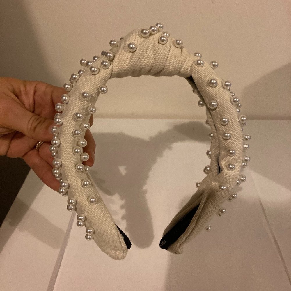 LELE SADOUGHI WHITE BEADED HEADBAND